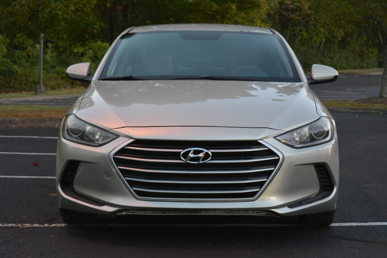 Hyundai Elantra SE 6AT 2017