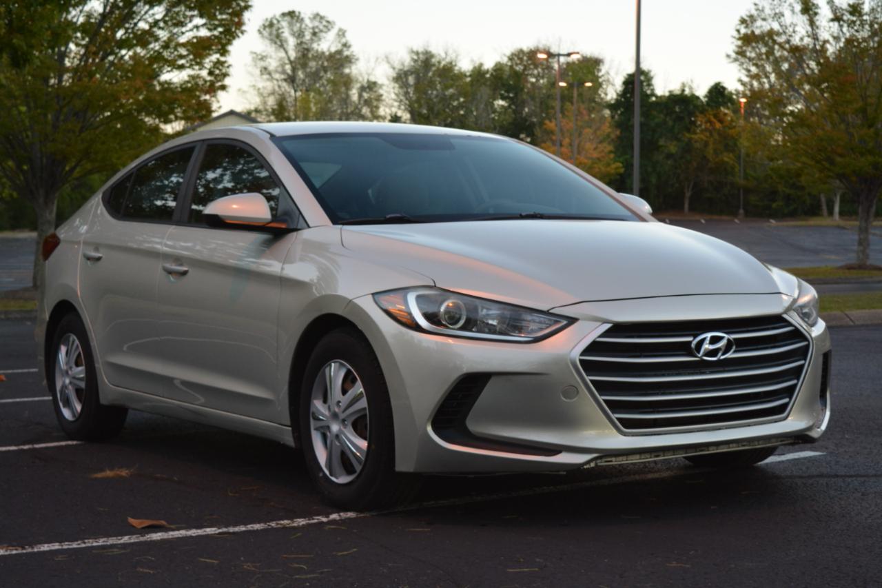 Hyundai Elantra SE 6AT 2017