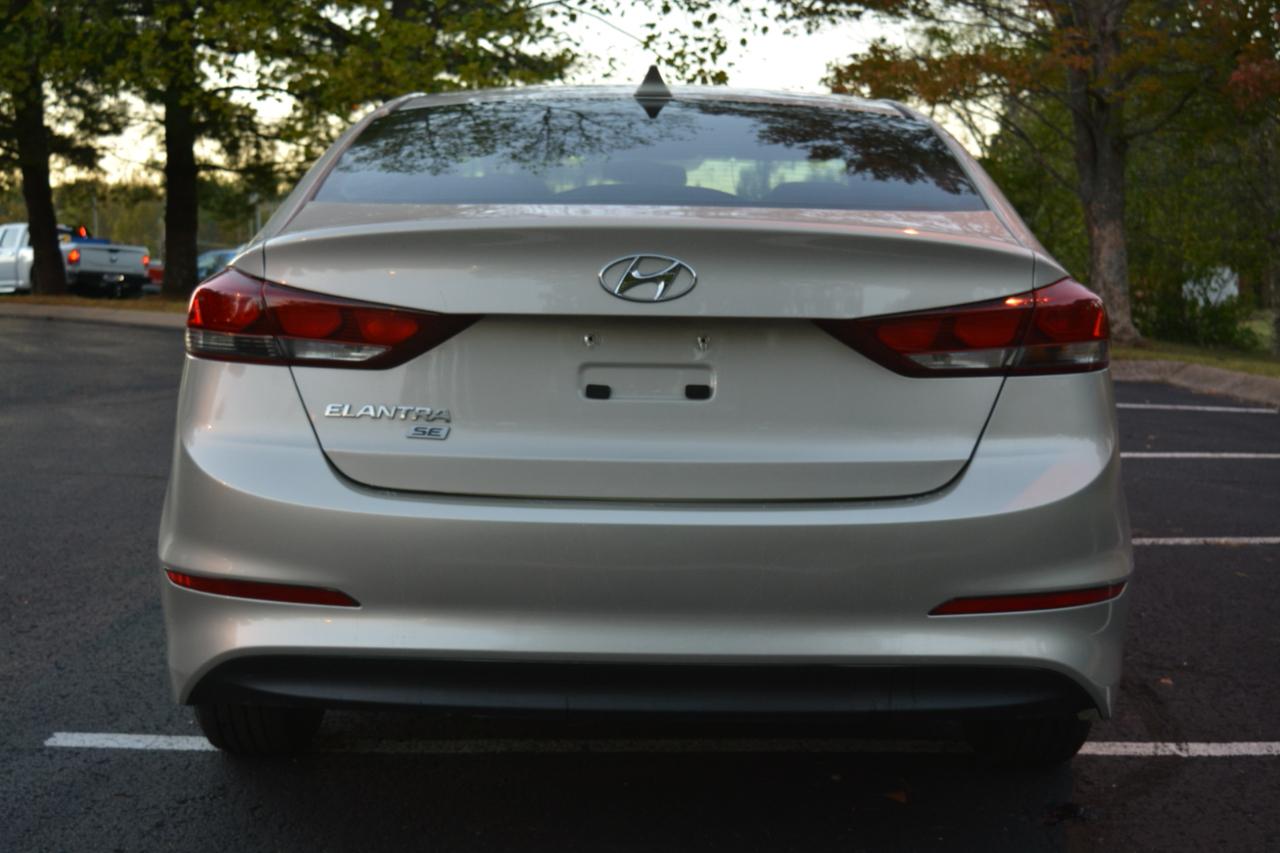 Hyundai Elantra SE 6AT 2017
