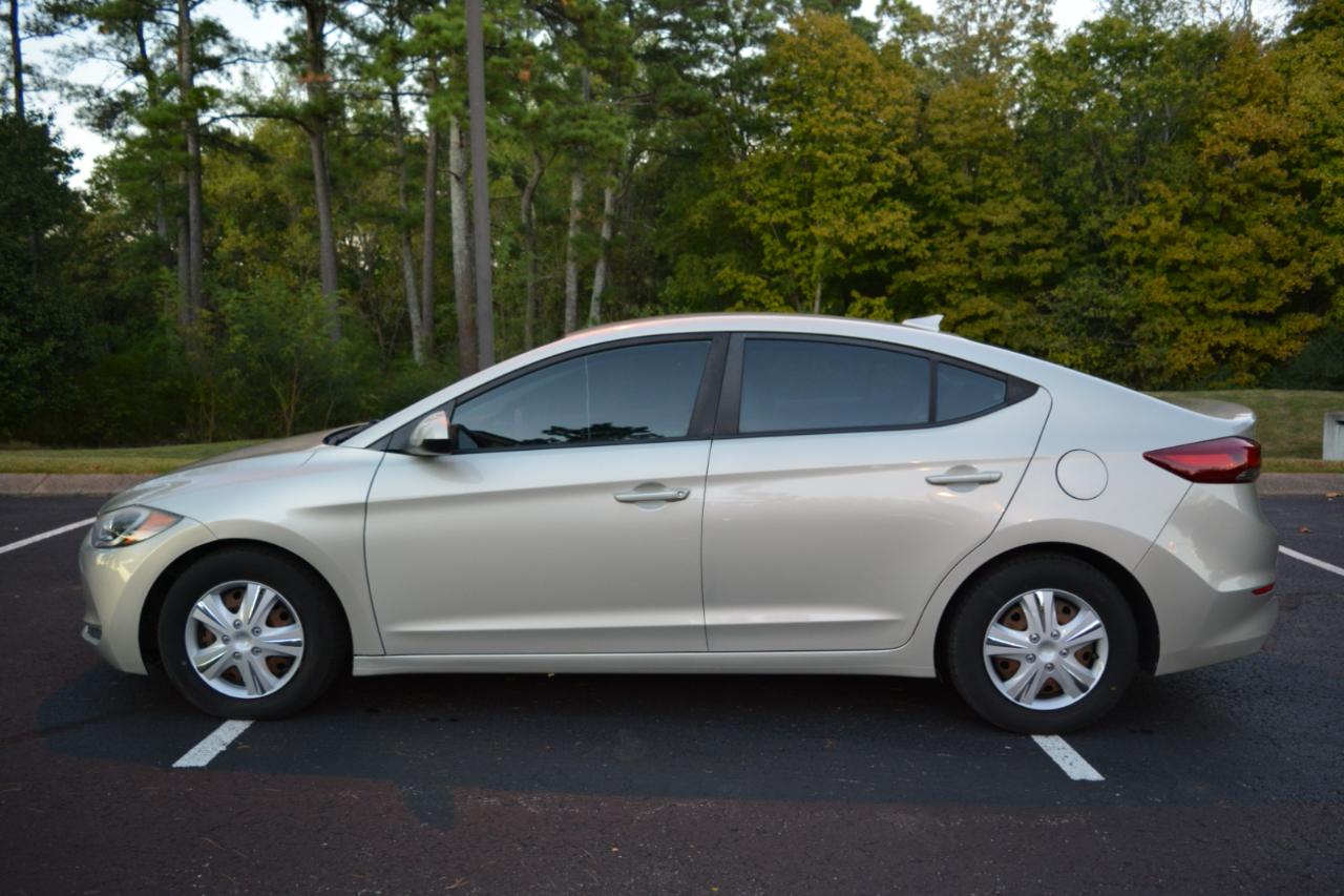 Hyundai Elantra SE 6AT 2017
