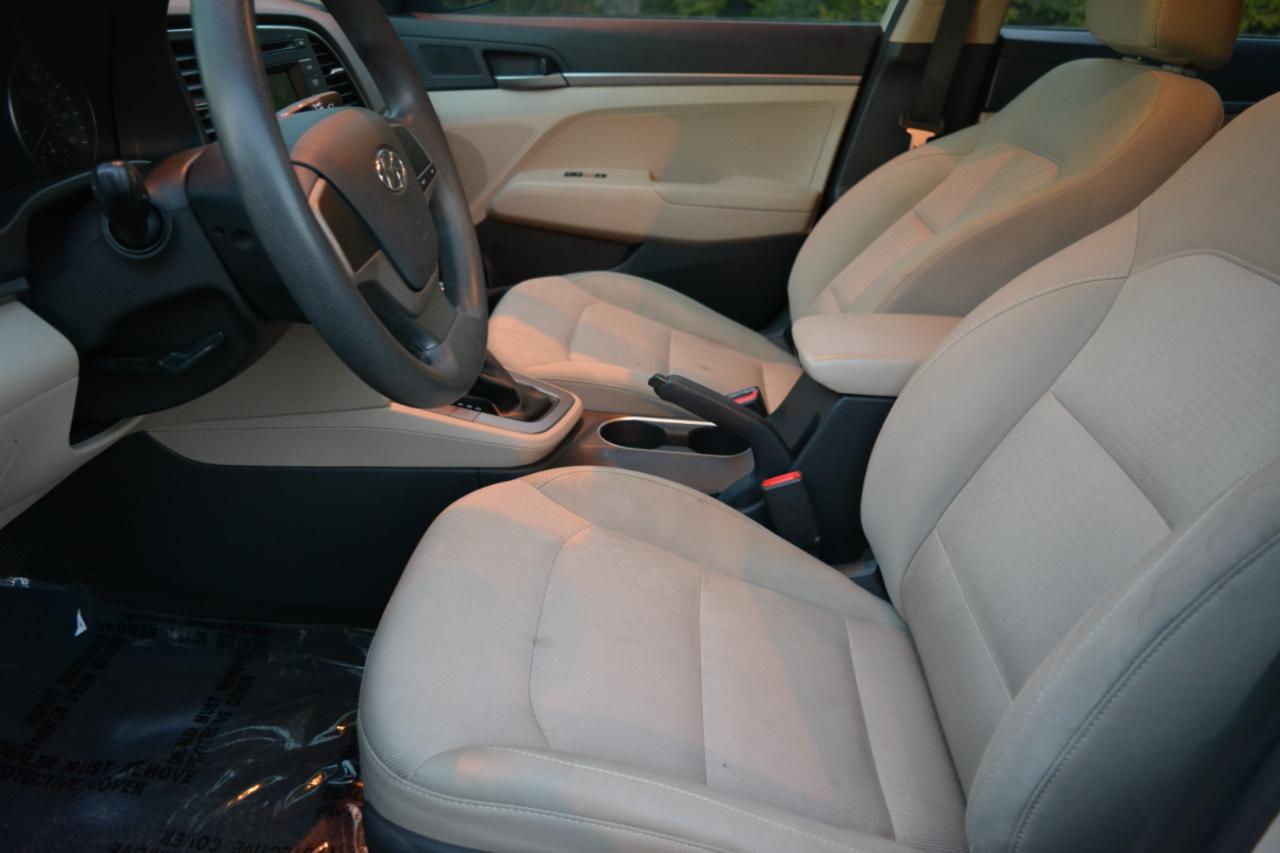 Hyundai Elantra SE 6AT 2017