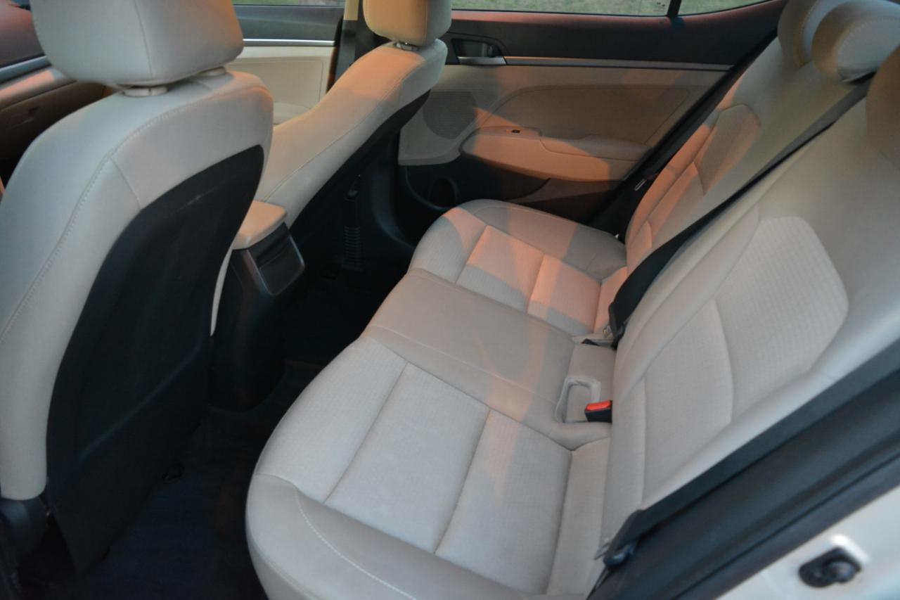 Hyundai Elantra SE 6AT 2017