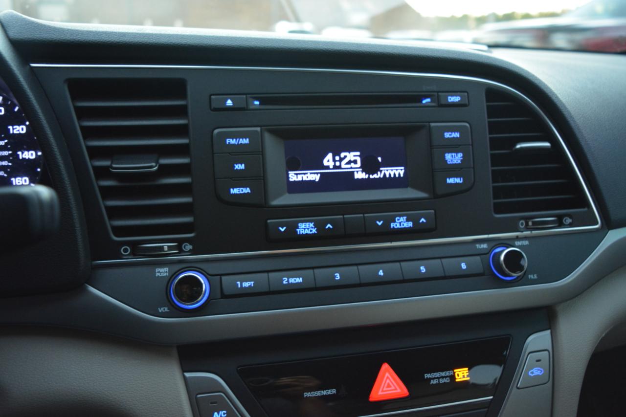 Hyundai Elantra SE 6AT 2017