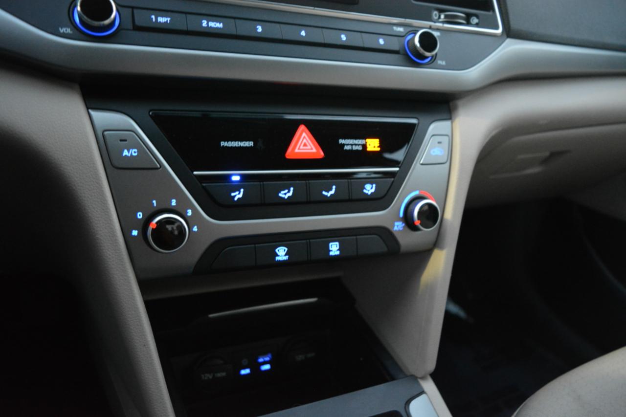 Hyundai Elantra SE 6AT 2017