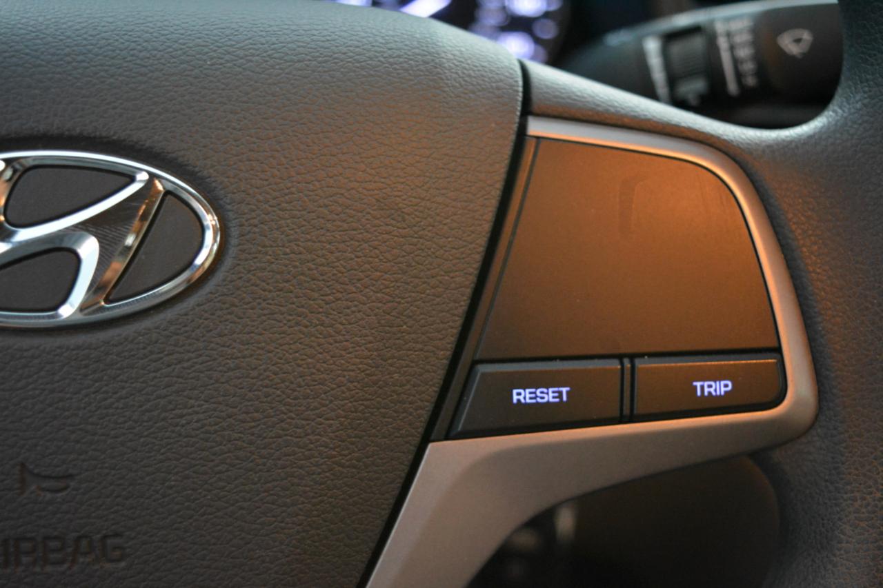 Hyundai Elantra SE 6AT 2017