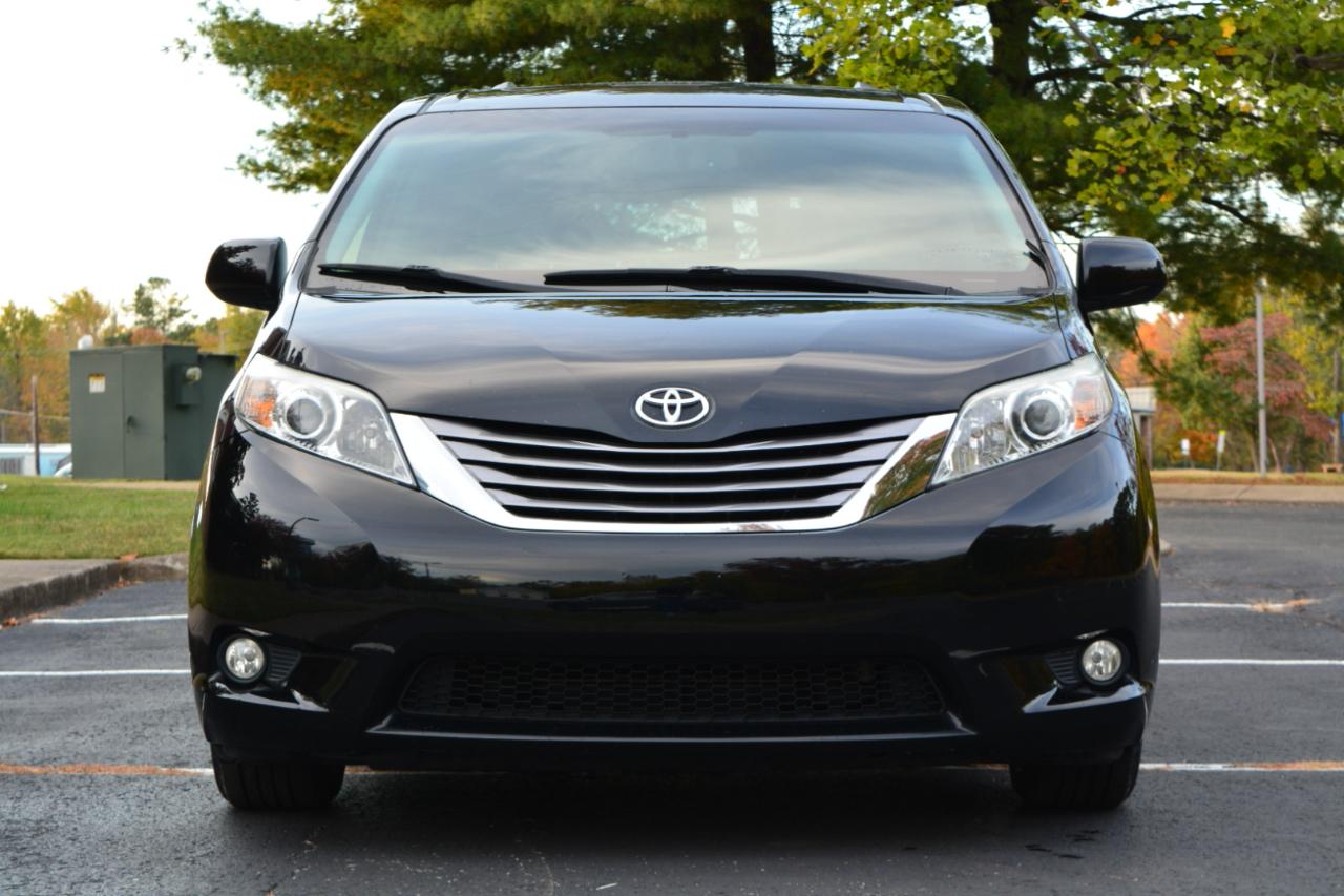 Toyota Sienna XLE FWD 8-Passenger V6 2015
