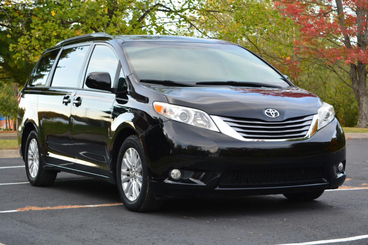 Toyota Sienna XLE FWD 8-Passenger V6 2015