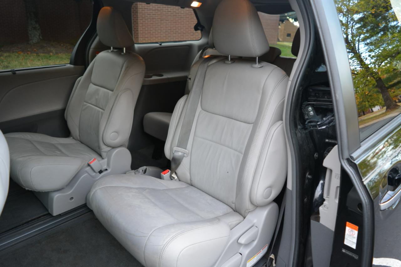 Toyota Sienna XLE FWD 8-Passenger V6 2015