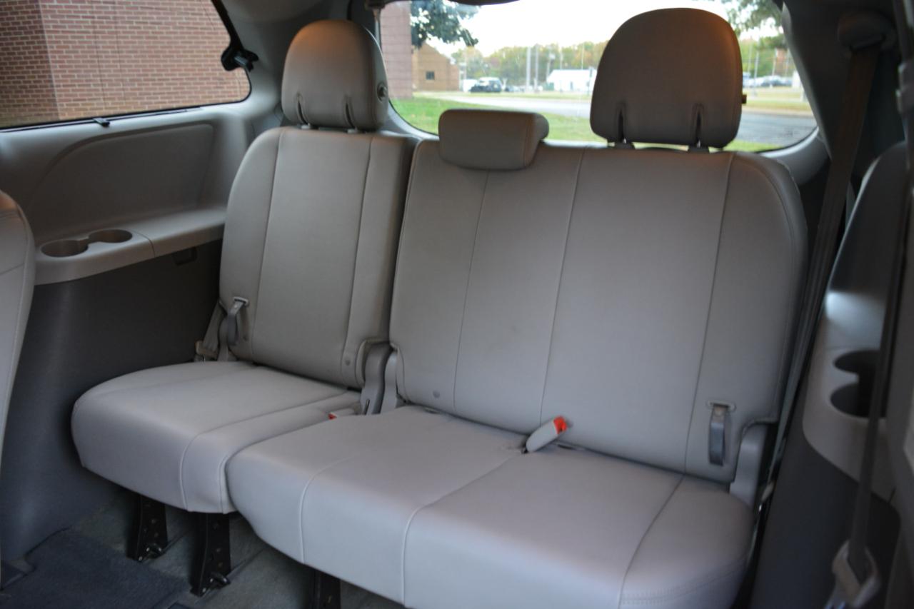 Toyota Sienna XLE FWD 8-Passenger V6 2015
