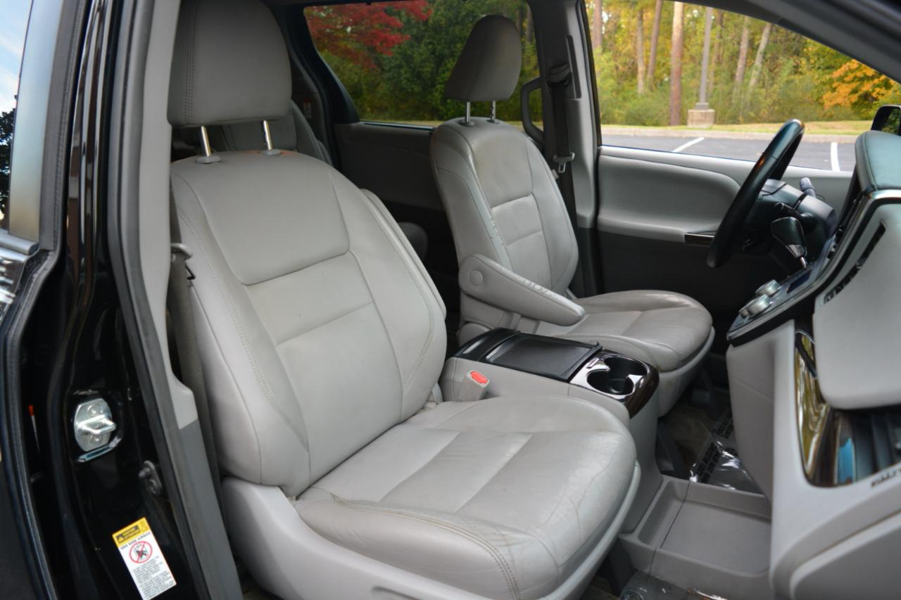 Toyota Sienna XLE FWD 8-Passenger V6 2015