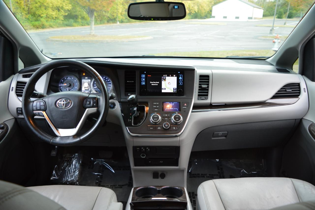 Toyota Sienna XLE FWD 8-Passenger V6 2015