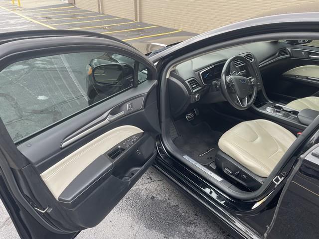 Ford Fusion Hybrid Titanium 2018