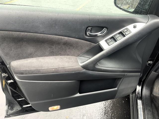 Nissan Murano S AWD 2011