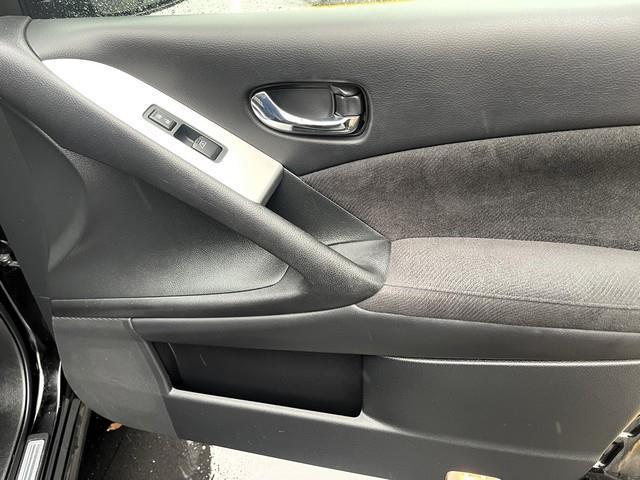 Nissan Murano S AWD 2011