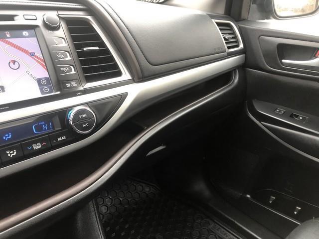 Toyota Highlander XLE AWD V6 2015