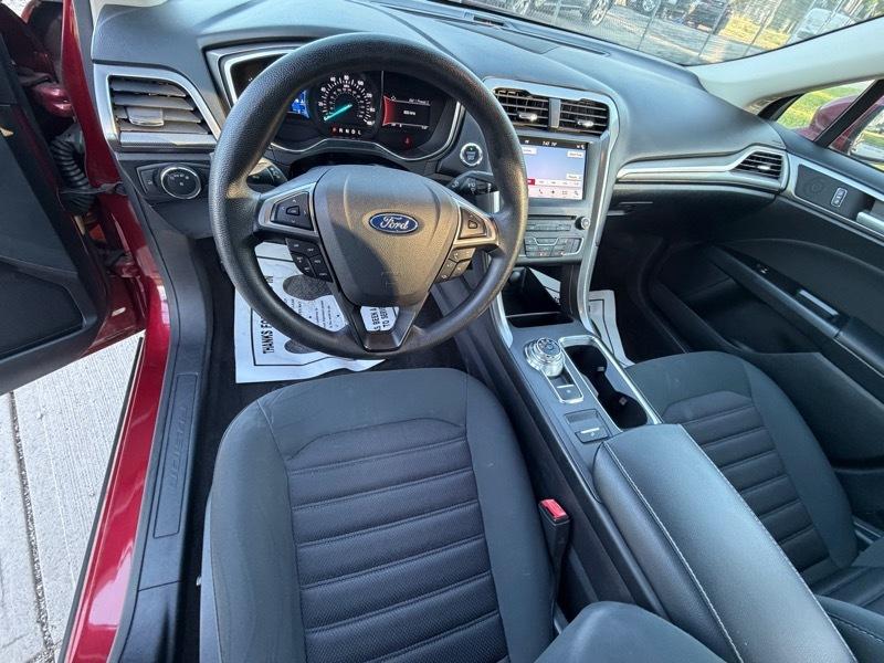 Ford Fusion SE 2017