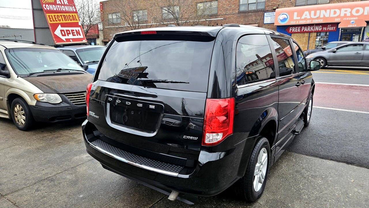 2012 Dodge Grand Caravan Crew photo 4