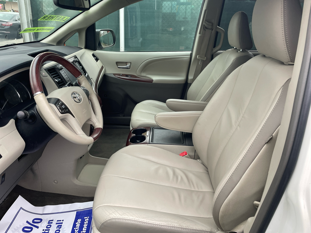 Toyota Sienna Limited FWD 7-Passsenger V6 2012 Toyota Sienna Limited FWD 7-Passsenger V6 2012