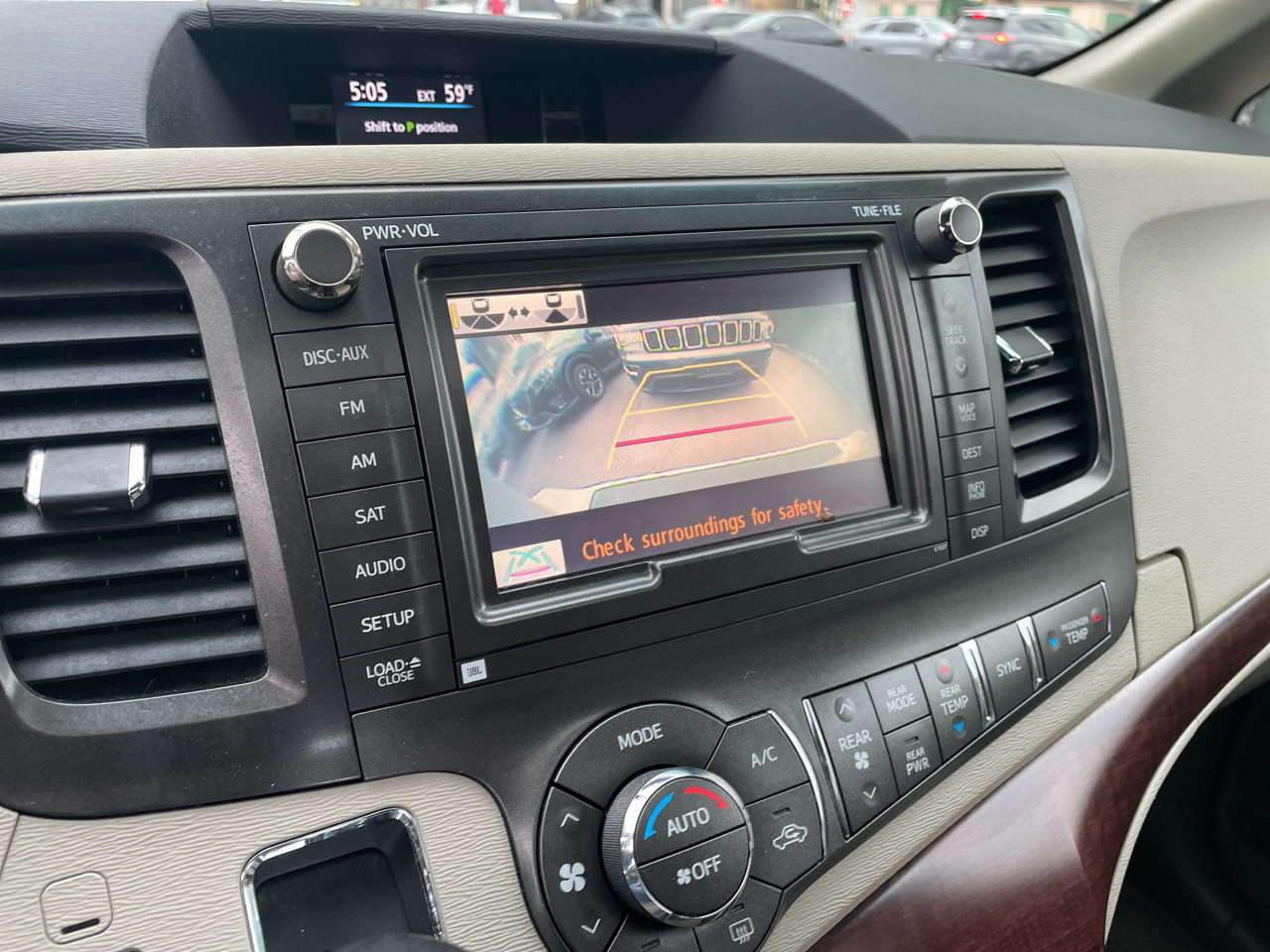 Toyota Sienna Limited FWD 7-Passsenger V6 2012 Toyota Sienna Limited FWD 7-Passsenger V6 2012