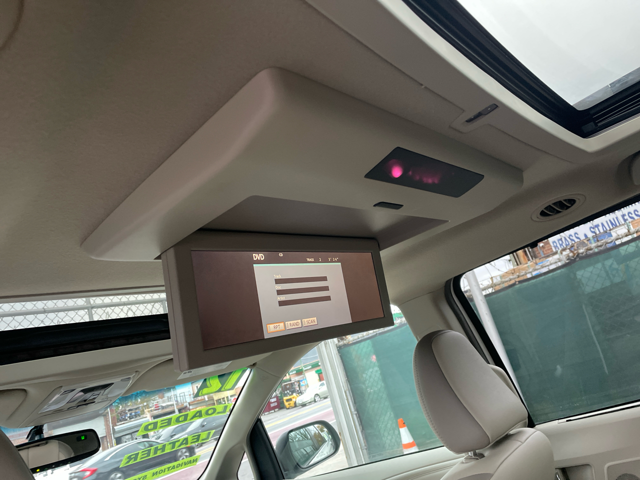 Toyota Sienna Limited FWD 7-Passsenger V6 2012 Toyota Sienna Limited FWD 7-Passsenger V6 2012