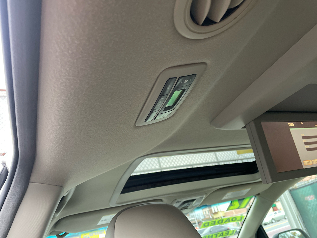 Toyota Sienna Limited FWD 7-Passsenger V6 2012 Toyota Sienna Limited FWD 7-Passsenger V6 2012