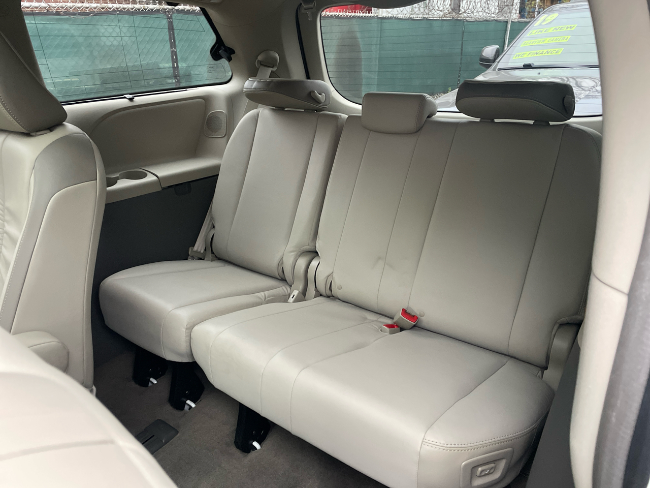 Toyota Sienna Limited FWD 7-Passsenger V6 2012 Toyota Sienna Limited FWD 7-Passsenger V6 2012