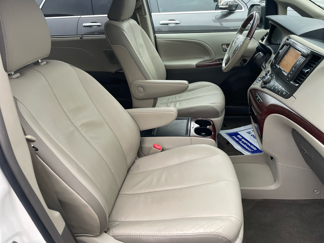 Toyota Sienna Limited FWD 7-Passsenger V6 2012 Toyota Sienna Limited FWD 7-Passsenger V6 2012