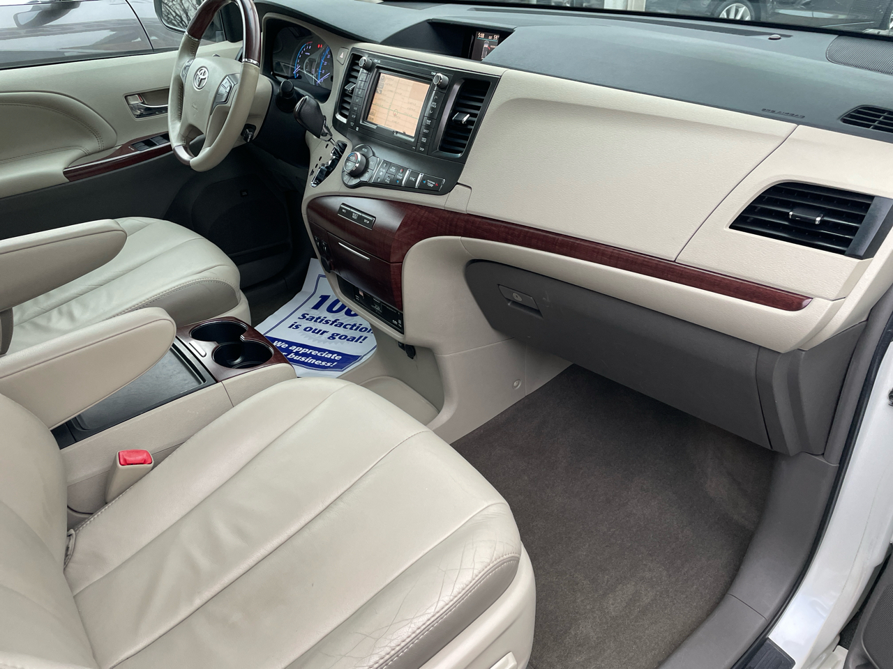 Toyota Sienna Limited FWD 7-Passsenger V6 2012 Toyota Sienna Limited FWD 7-Passsenger V6 2012