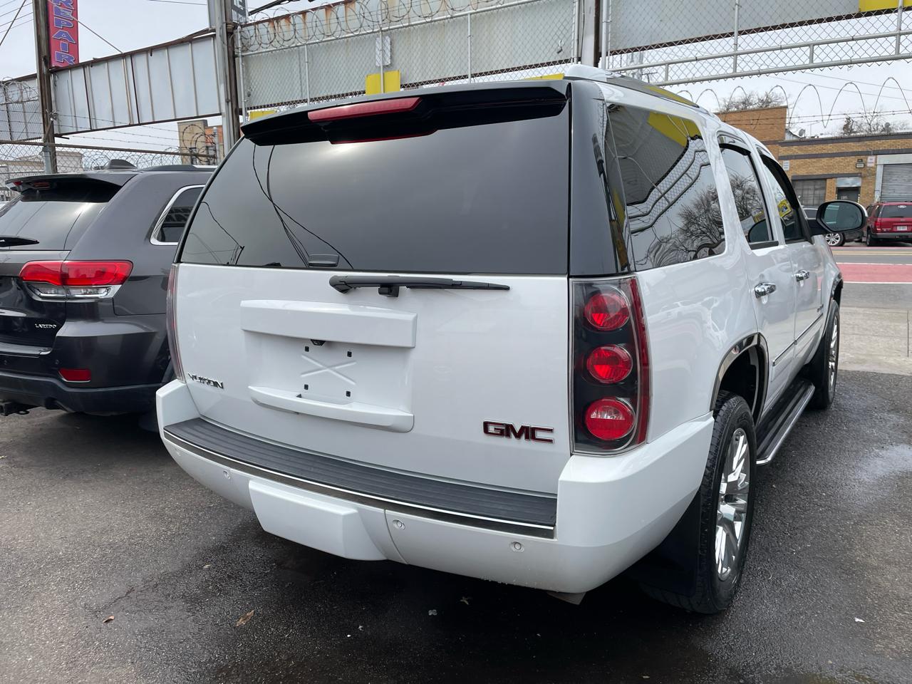 GMC Yukon Denali 4WD 2013