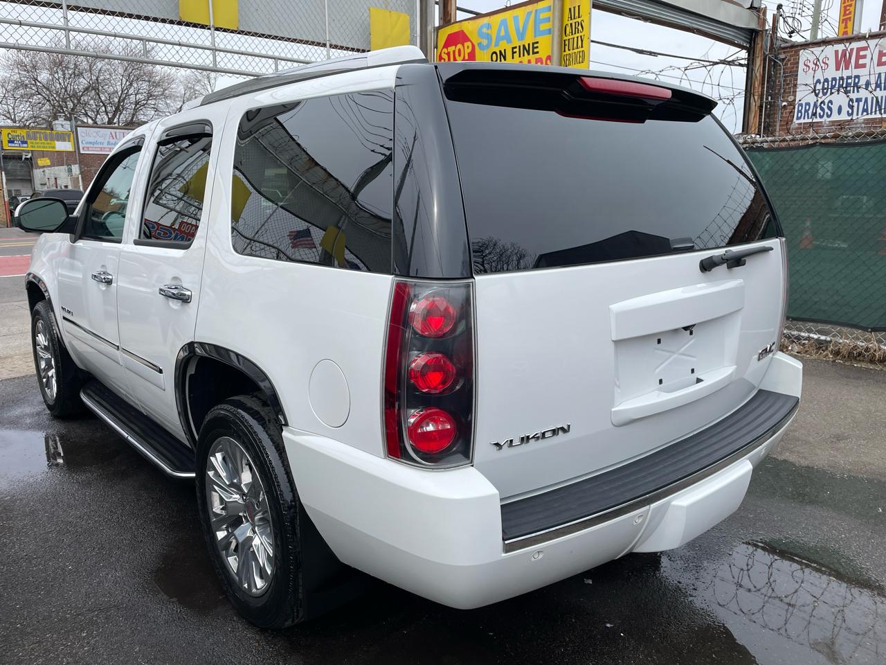GMC Yukon Denali 4WD 2013