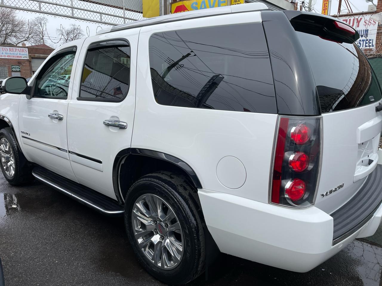 GMC Yukon Denali 4WD 2013