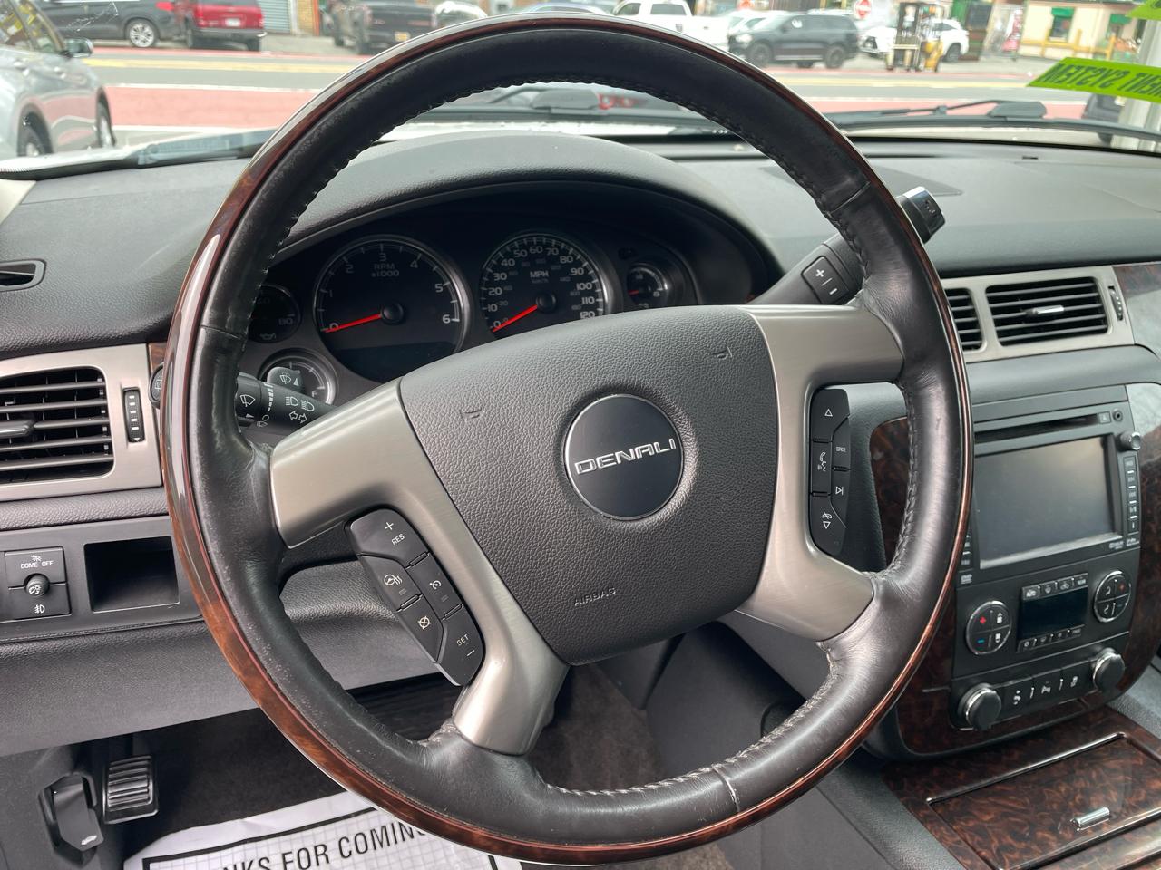 GMC Yukon Denali 4WD 2013