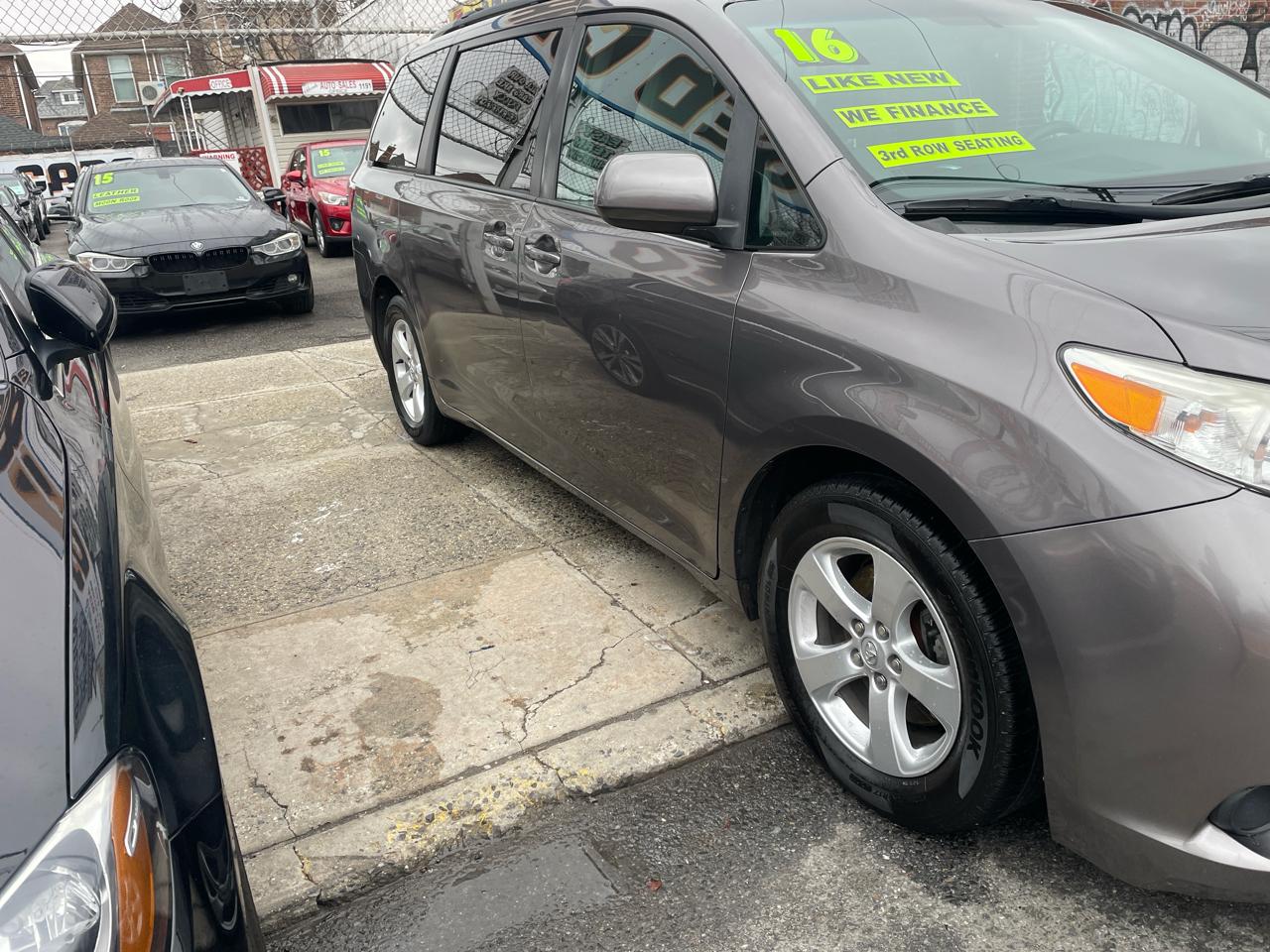 Toyota Sienna LE FWD 8-Passenger V6 2016