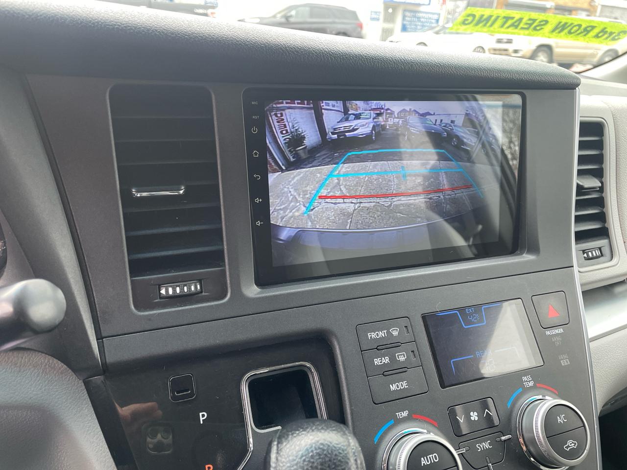 Toyota Sienna LE FWD 8-Passenger V6 2016