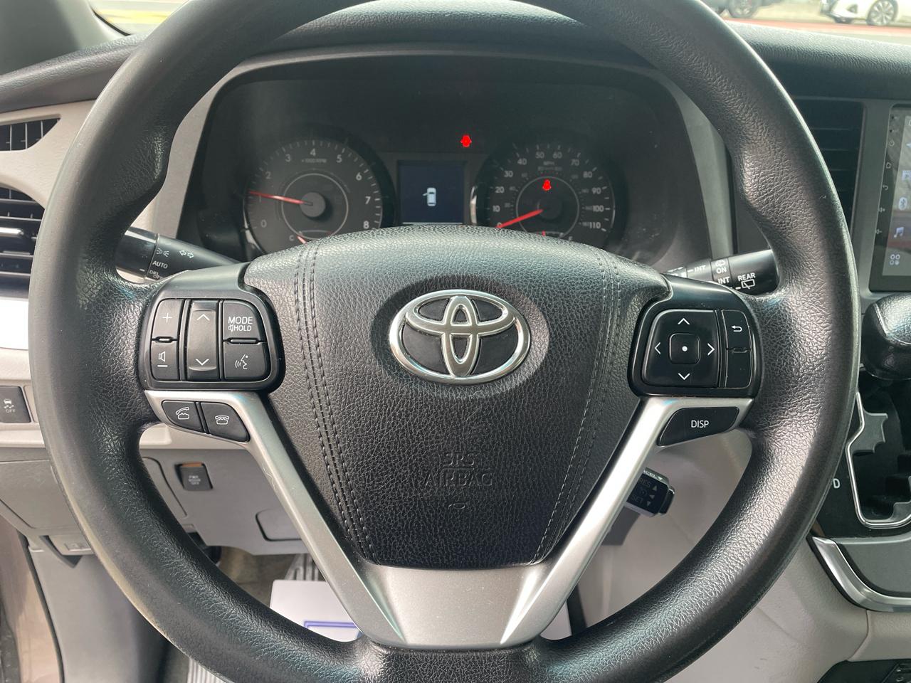 Toyota Sienna LE FWD 8-Passenger V6 2016