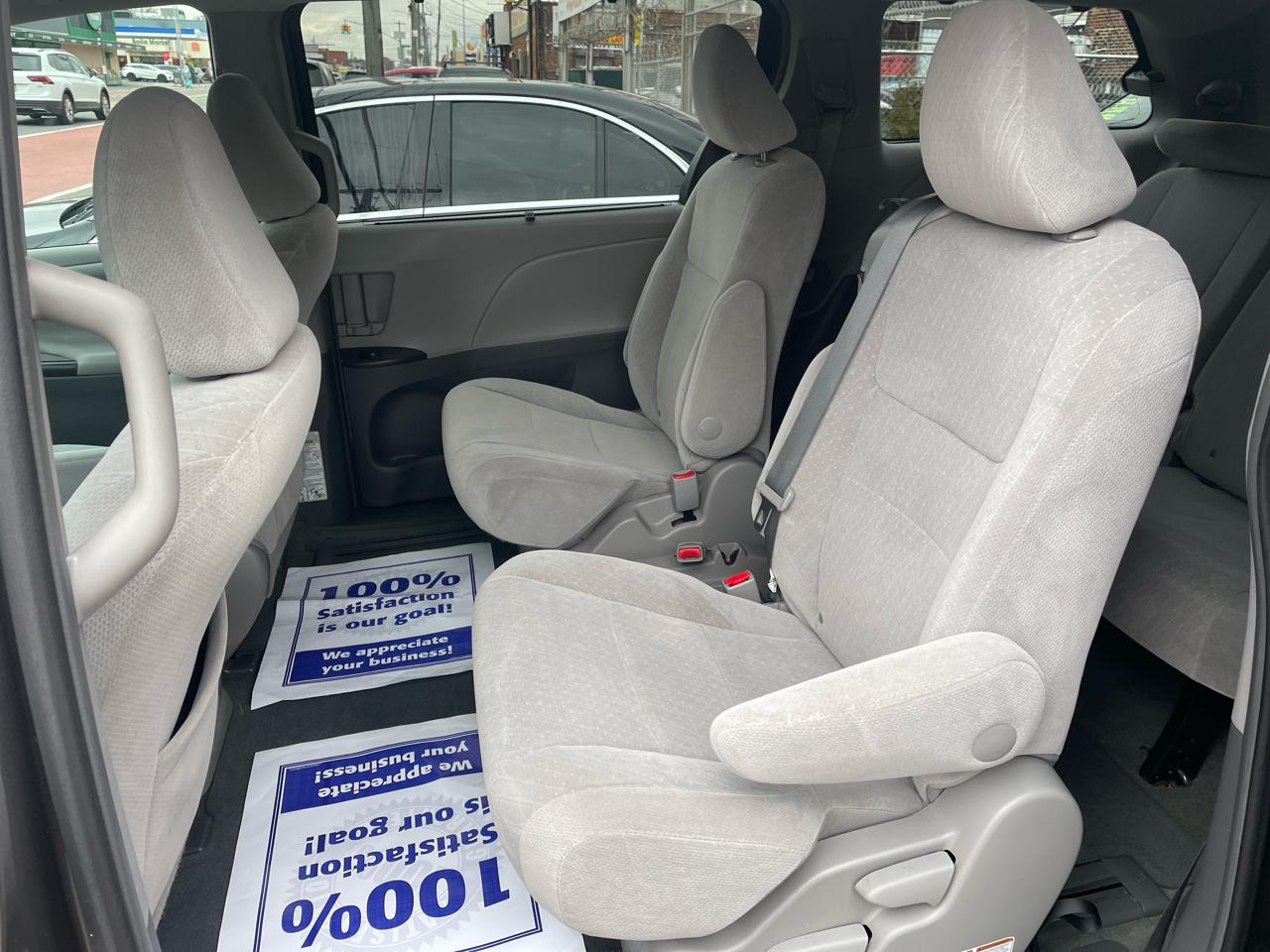 Toyota Sienna LE FWD 8-Passenger V6 2016