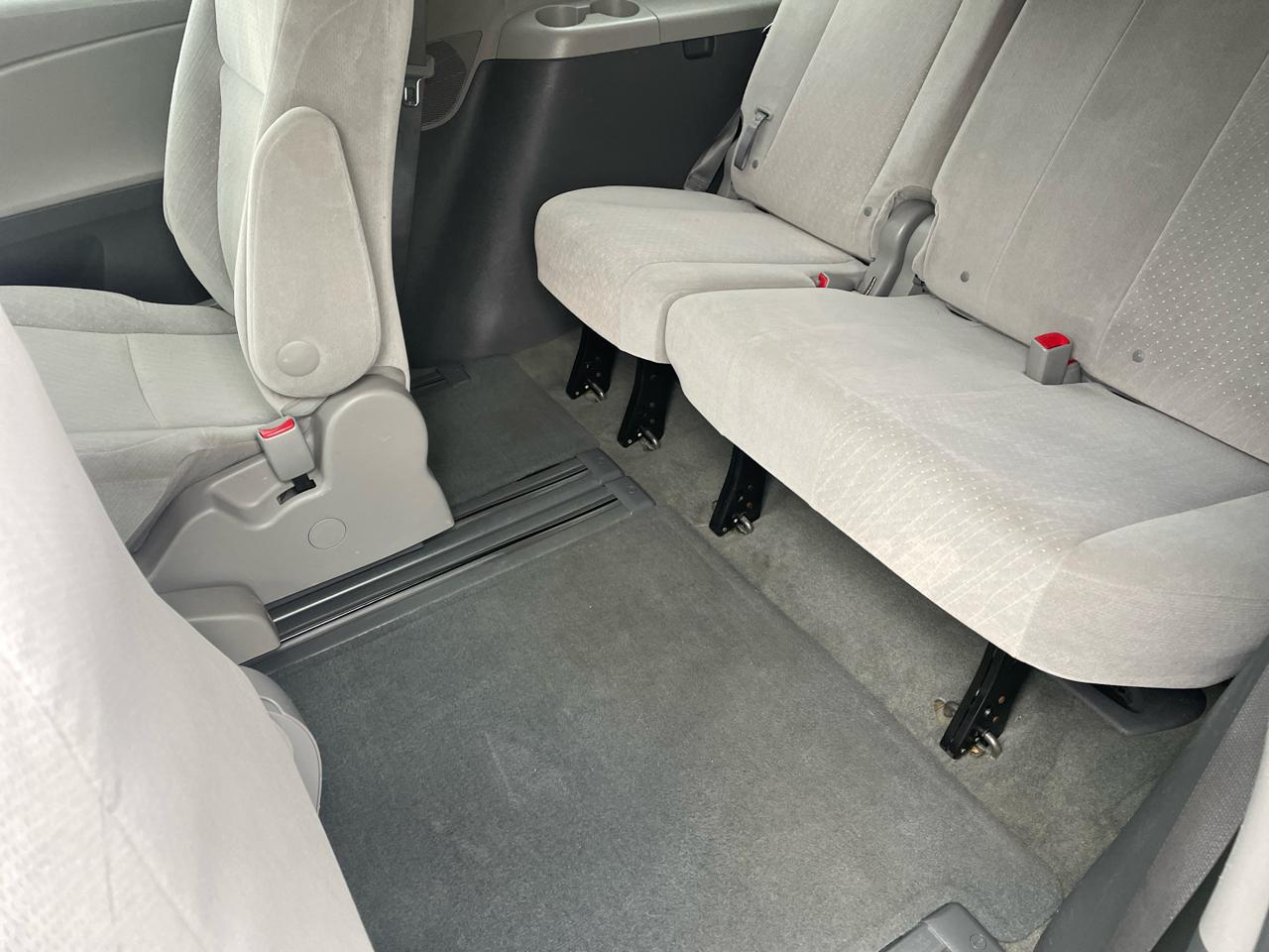 Toyota Sienna LE FWD 8-Passenger V6 2016