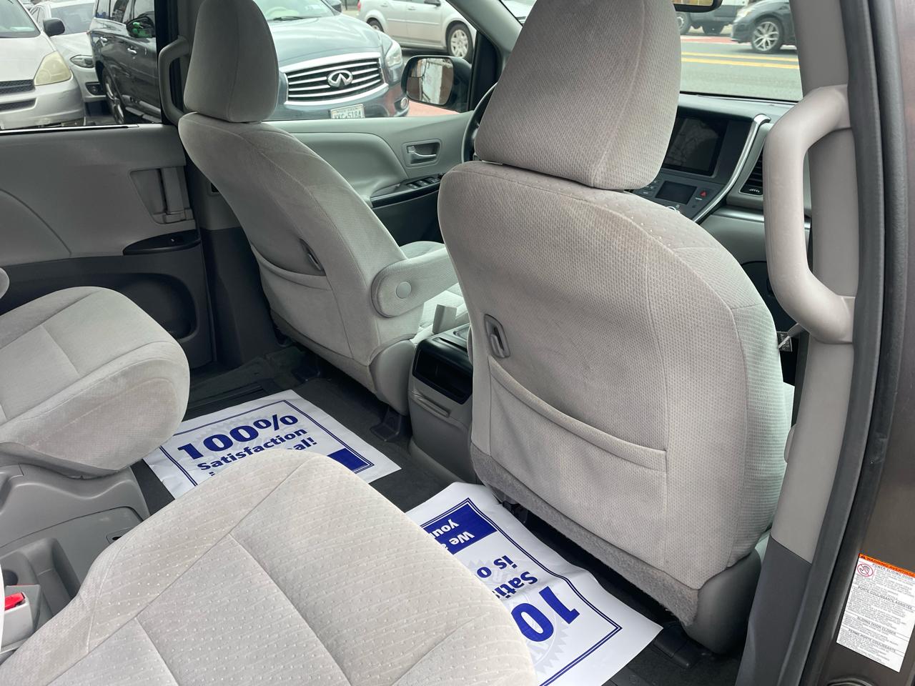 Toyota Sienna LE FWD 8-Passenger V6 2016