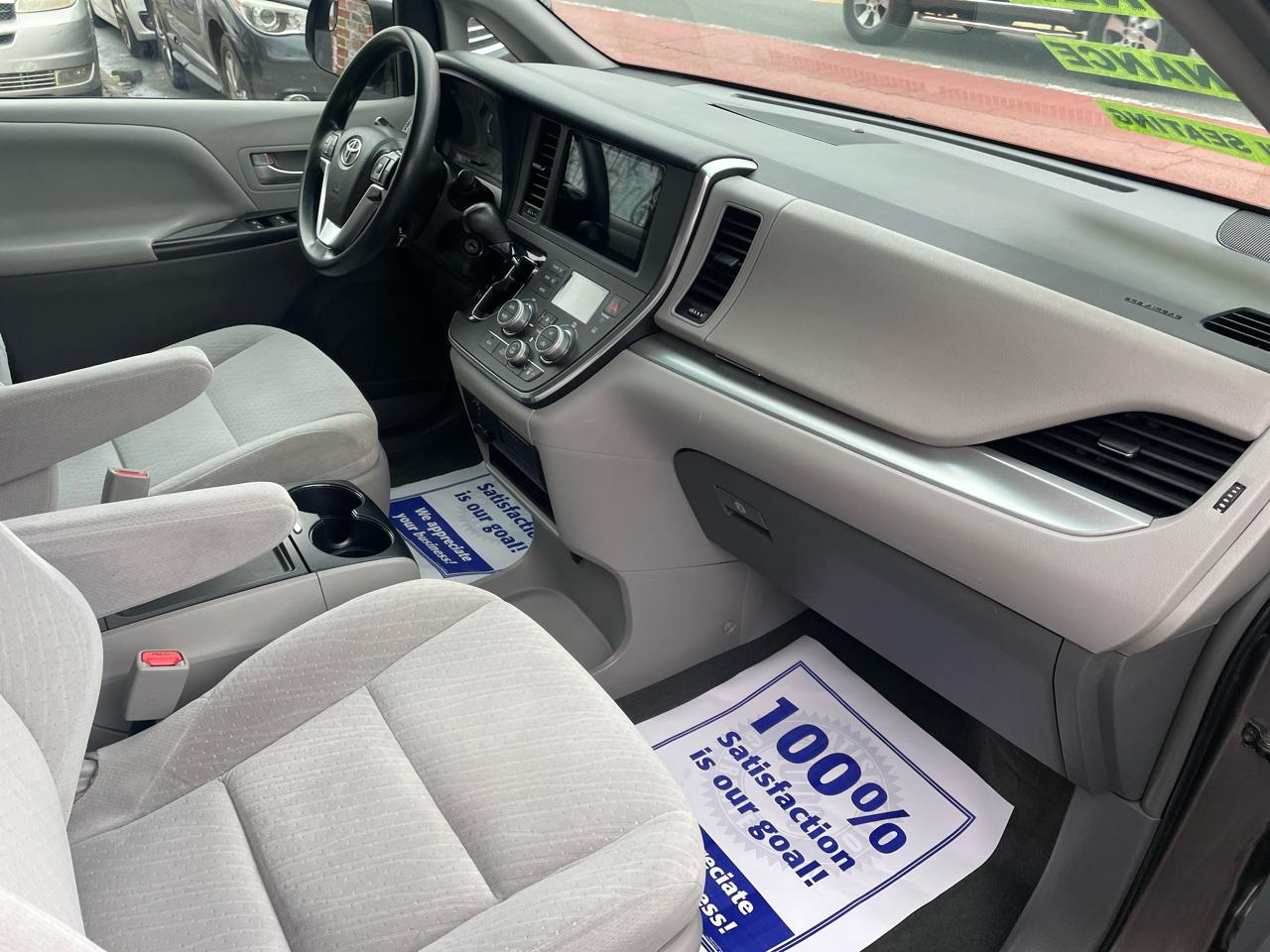 Toyota Sienna LE FWD 8-Passenger V6 2016