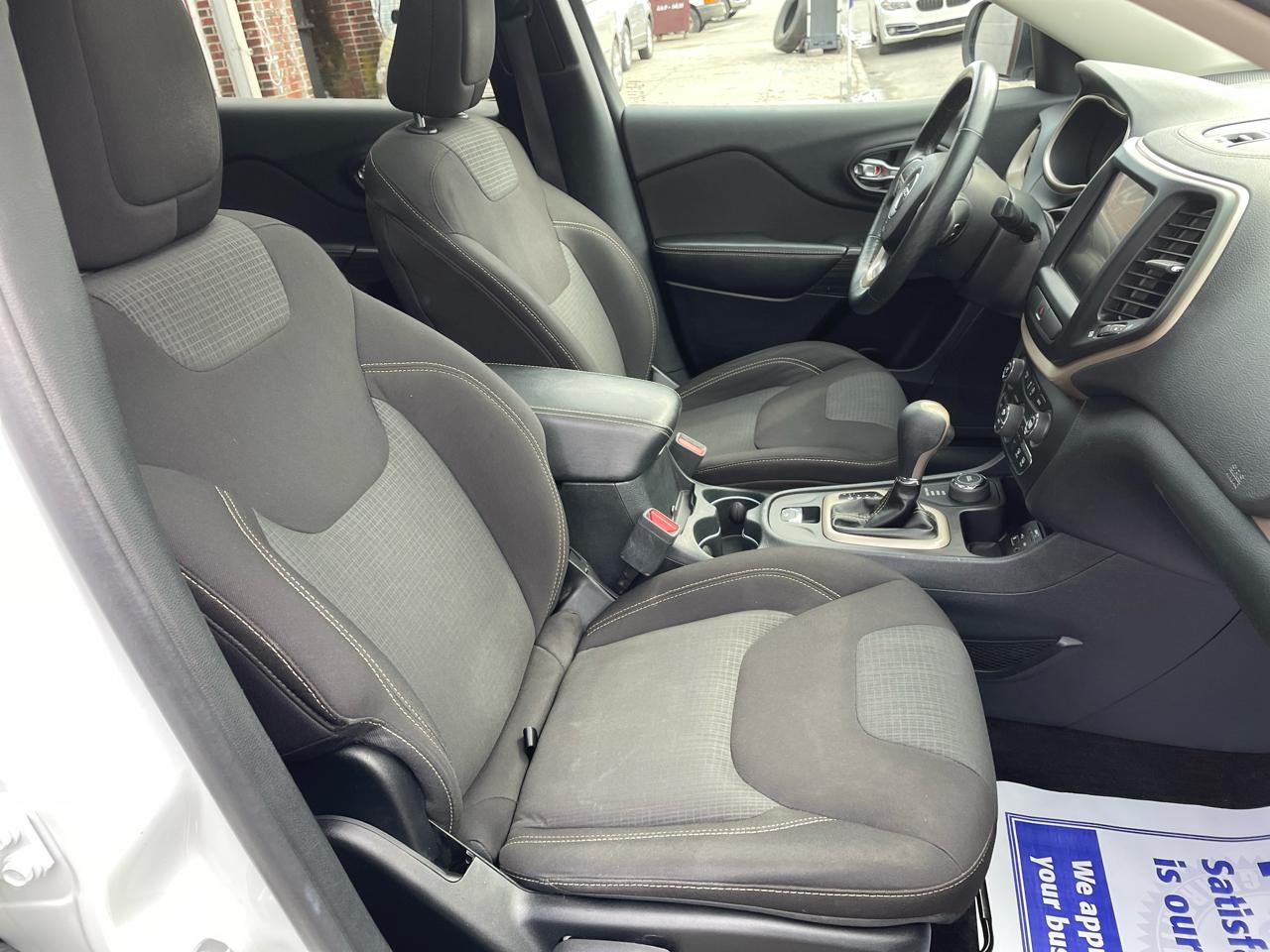 Jeep Cherokee Latitude 4WD 2016