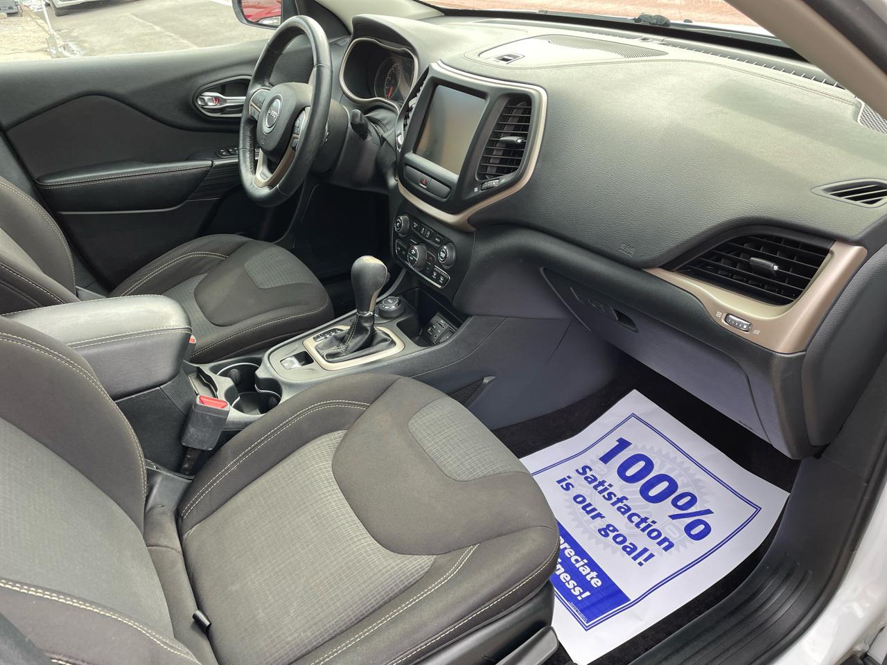 Jeep Cherokee Latitude 4WD 2016