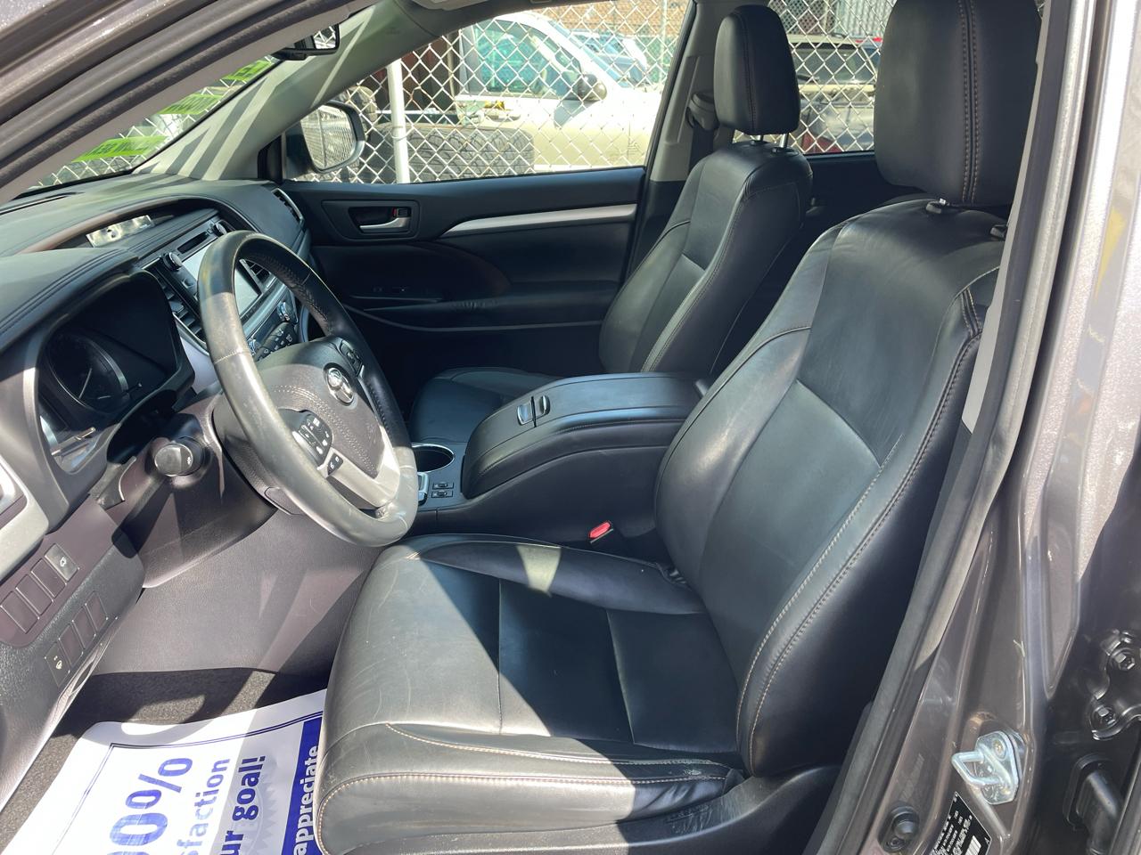 Toyota Highlander XLE AWD V6 2016