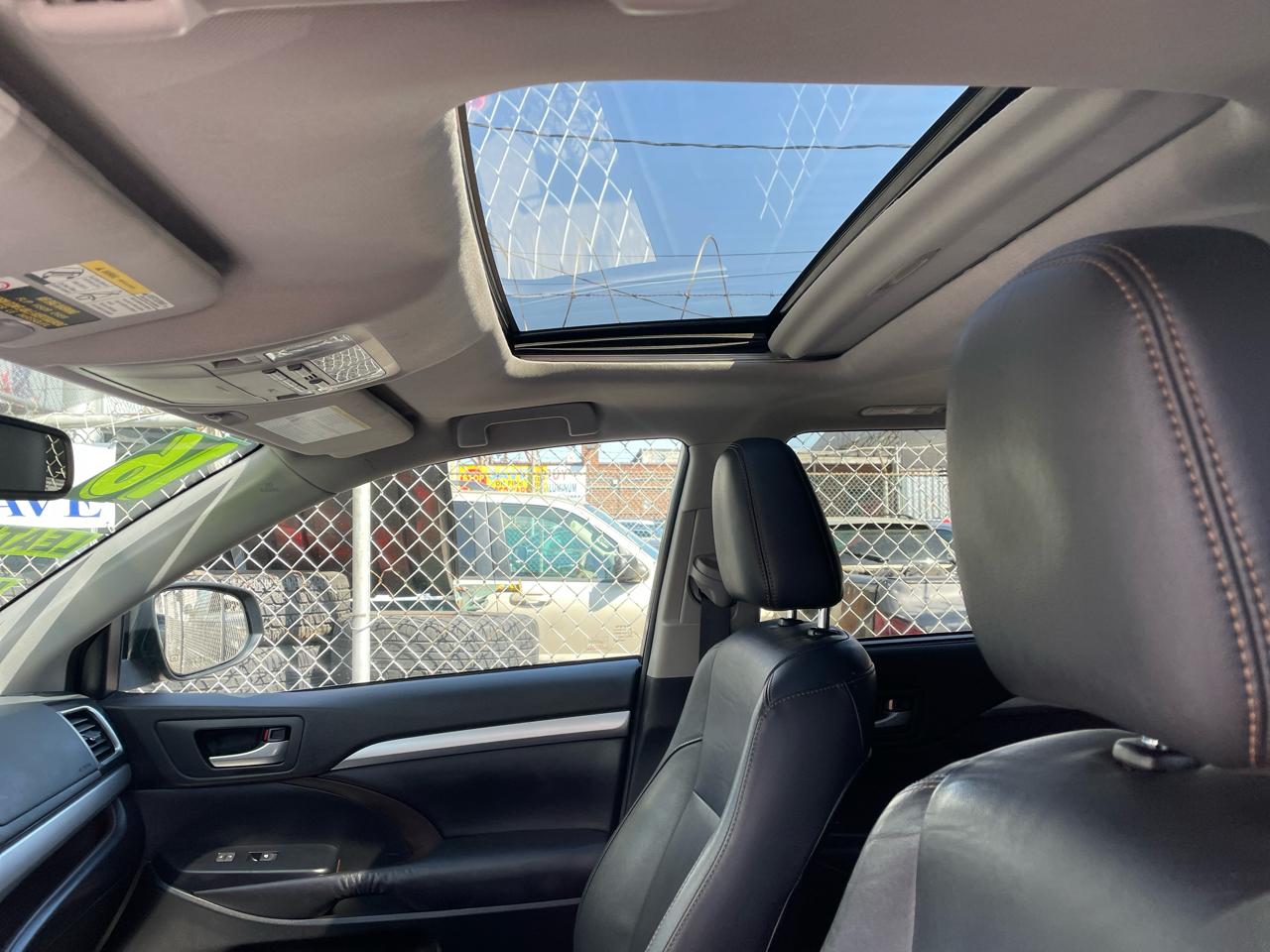 Toyota Highlander XLE AWD V6 2016