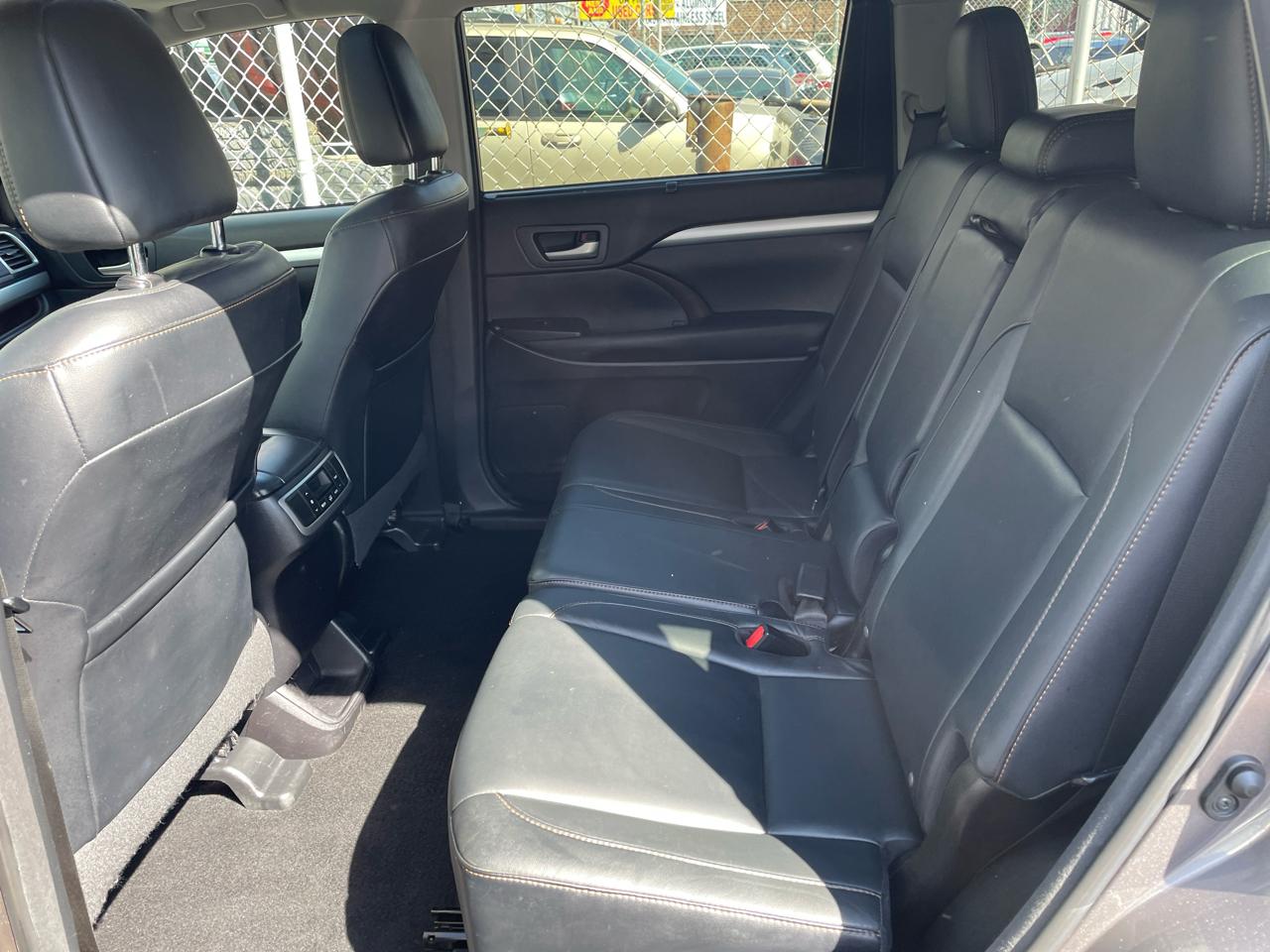 Toyota Highlander XLE AWD V6 2016