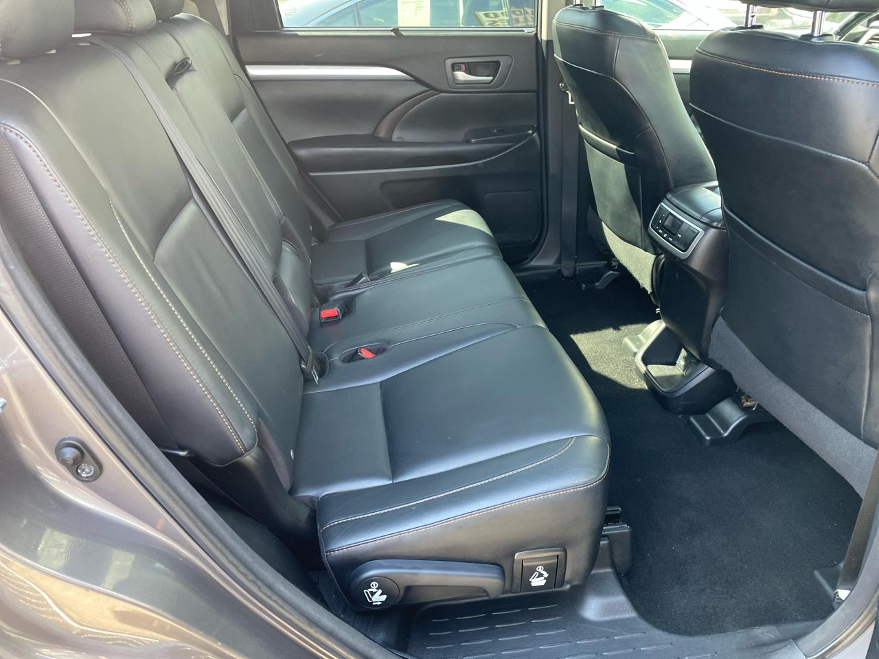 Toyota Highlander XLE AWD V6 2016