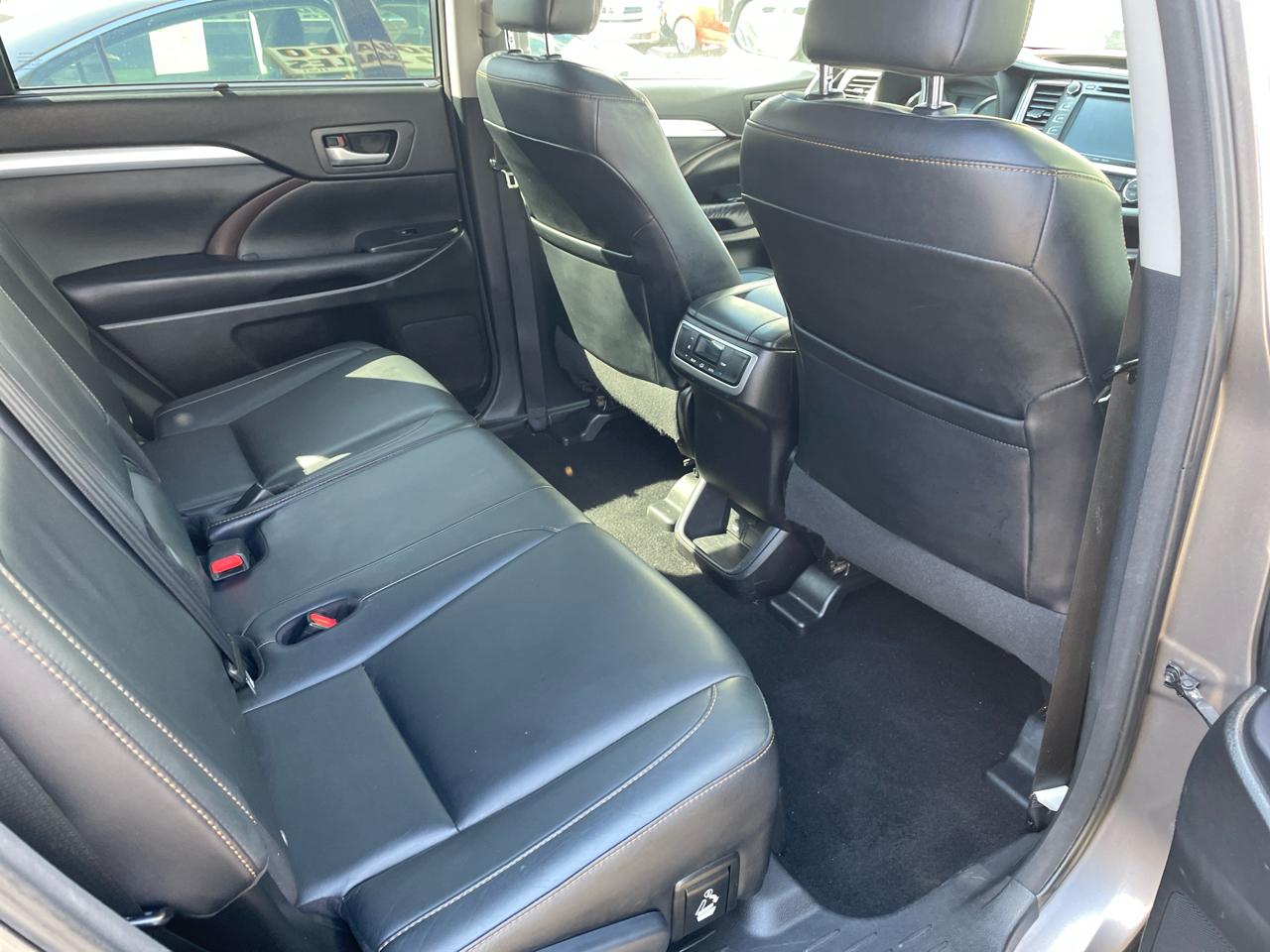 Toyota Highlander XLE AWD V6 2016