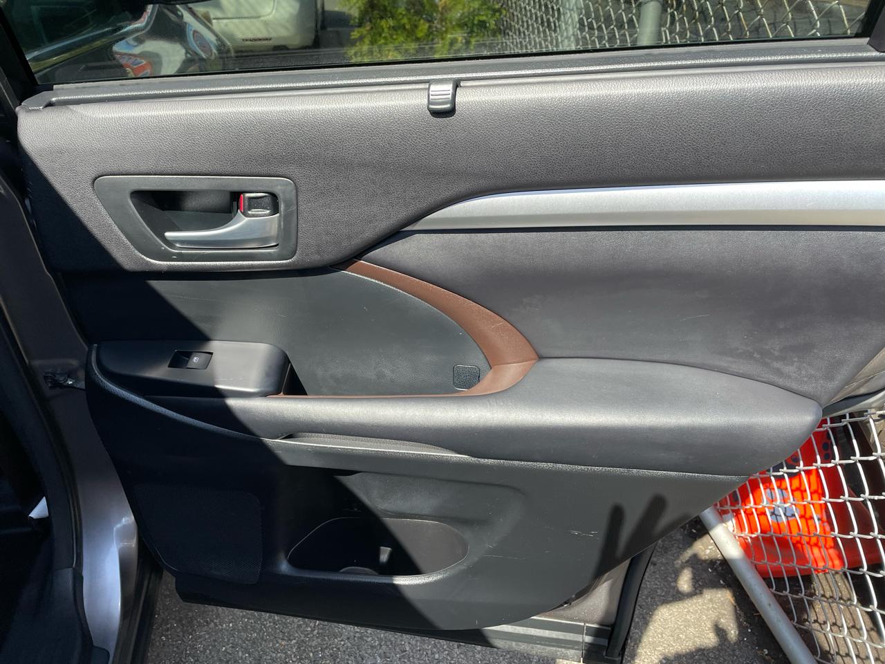 Toyota Highlander XLE AWD V6 2016