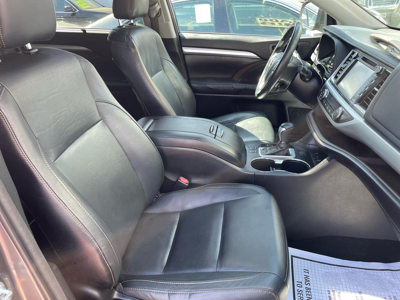 Toyota Highlander XLE AWD V6 2016