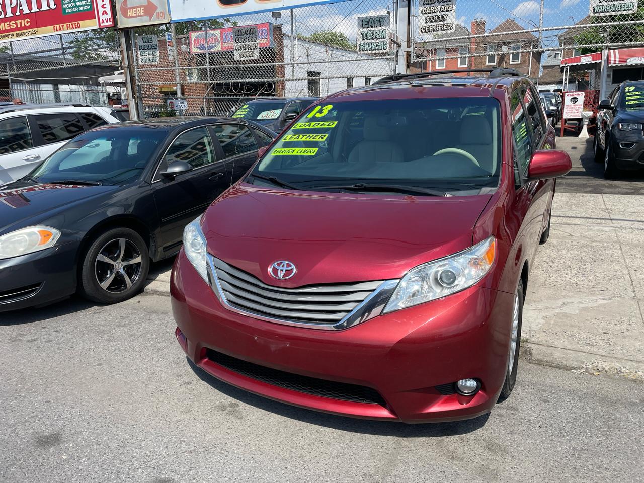 Toyota Sienna XLE FWD 8-Passenger V6 2013