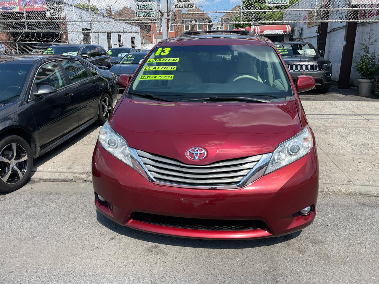 Toyota Sienna XLE FWD 8-Passenger V6 2013